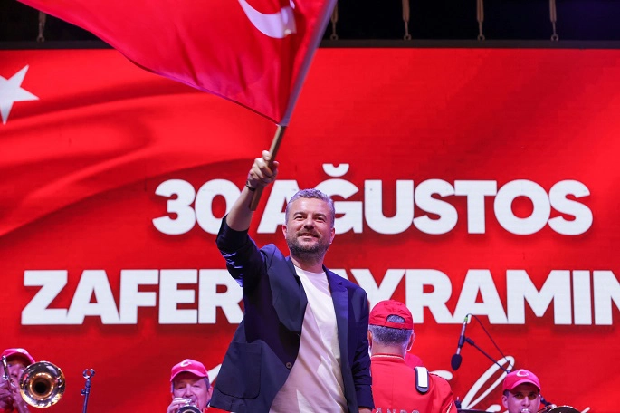 30 Ağustos Zafer Korteji Buca’yı Aydınlattı