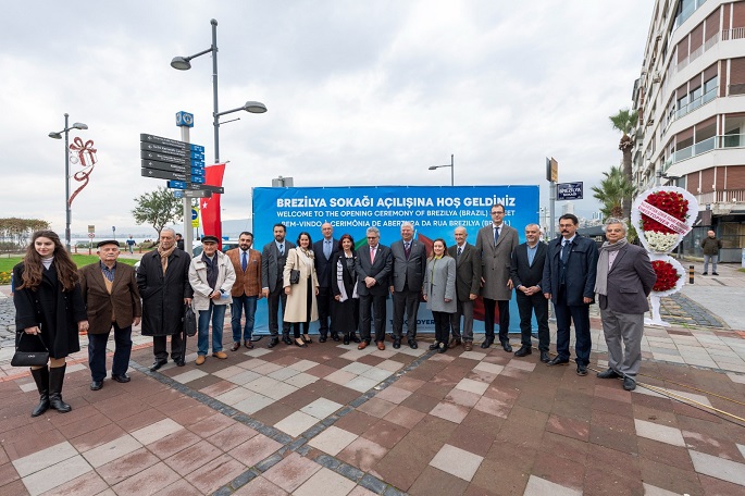 Alsancak'ta Brezilya Sokağı açıldı