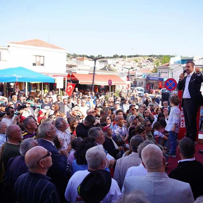 Ayvalık'ta coşkulu karşılama