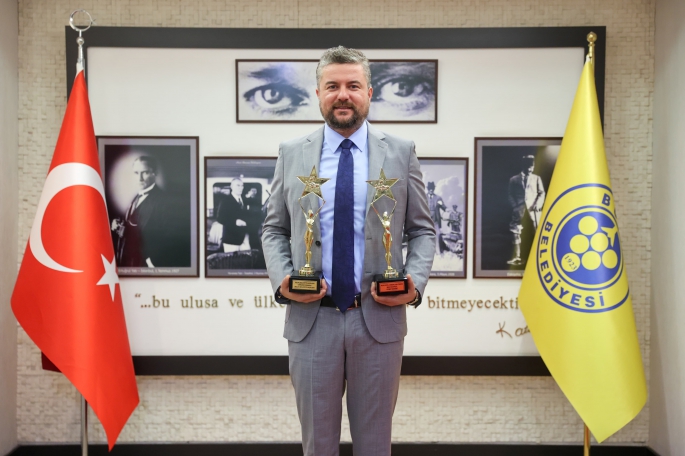 Başkan Görkem Duman’a iki ödül birden