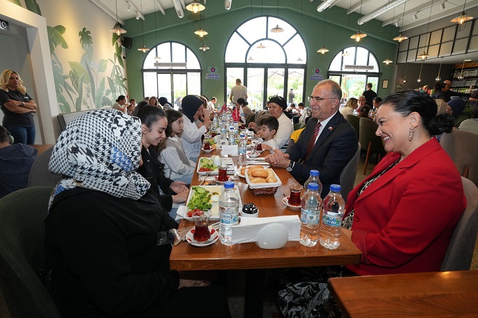Başkan Işık, şehit anneleri ve eşleriyle bir araya geldi