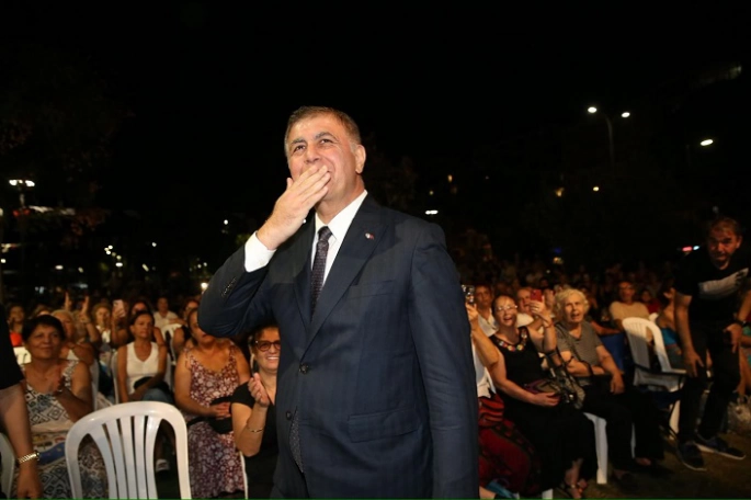 Başkan Tugay, Alaybey Mahalle Şenliği’nde