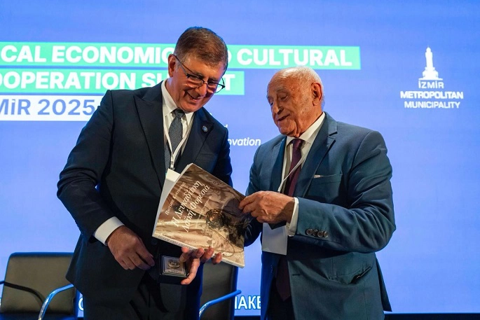 Başkan Tugay B40 Zirvesi’nin Kapanış Konuşmasını Yaptı