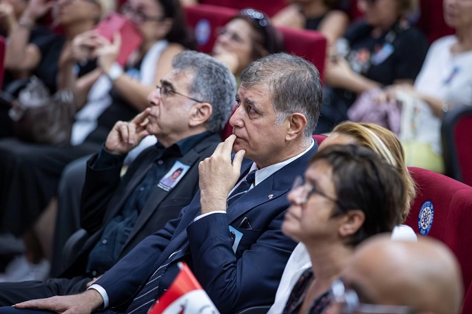 Başkan Tugay’dan Hocası Emel Tümbay’a Duygusal Veda