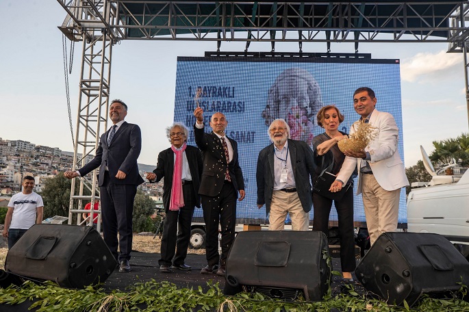 Bayraklı 1. Uluslararası Homeros Festivali’ne Görkemli Açılış