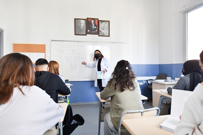 Bayraklı Belediyesi Sosyal Etkinlik Merkezi’nde Kayıtlar Başladı