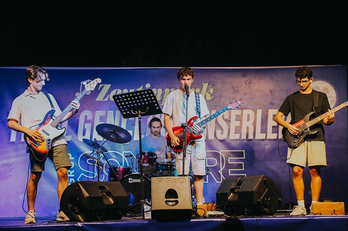 Bergama Zeytinpark Yerel Gençlik Konserleri başladı