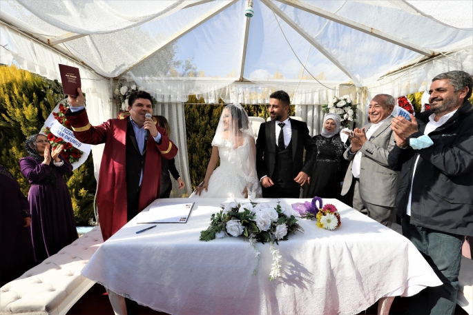 Buca'nın Nikah Rekortmeni Memurları