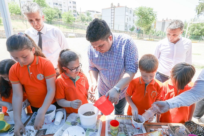 Bucalı Çocuklar, Başkan Kılıç’la “Tohum Topu” Yaptı