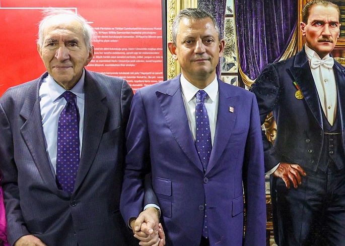 CHP Eski Genel Başkanı Altan Öymen Hayatını Kaybetti