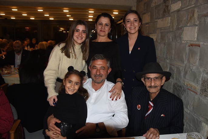 CHP Urla'da  coşkulu 100.Yıl Birlik ve Dayanışma Yemeği 