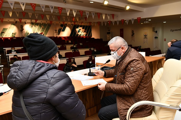 Çiğli Belediyesi’nden İşsizlik Sorununa Örnek Çözüm