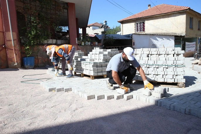 Çiğli’de Yol ve Park Çalışmaları Hız Kesmiyor