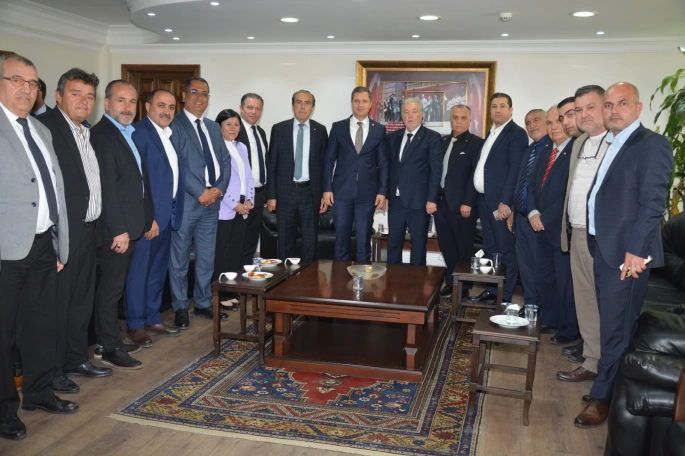 Esnaftan Deniz Yücel’e sıcak karşılama