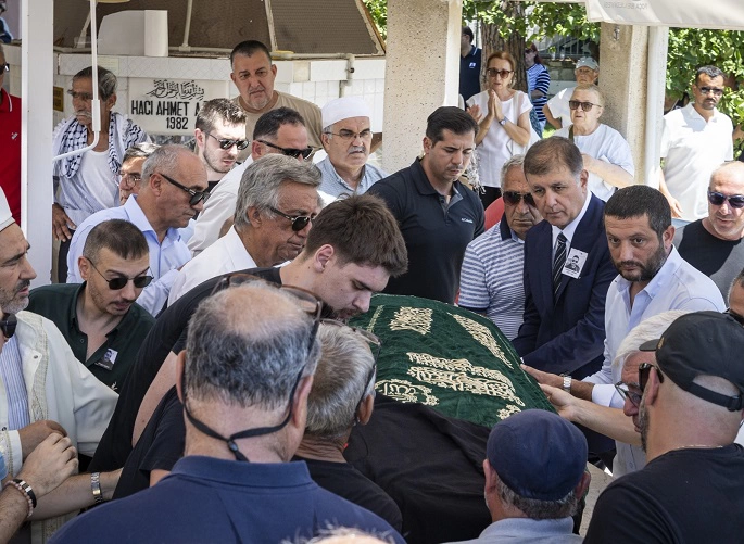 Foça’nın Efsane Başkanının Oğlu Son Yolculuğuna Uğurlandı