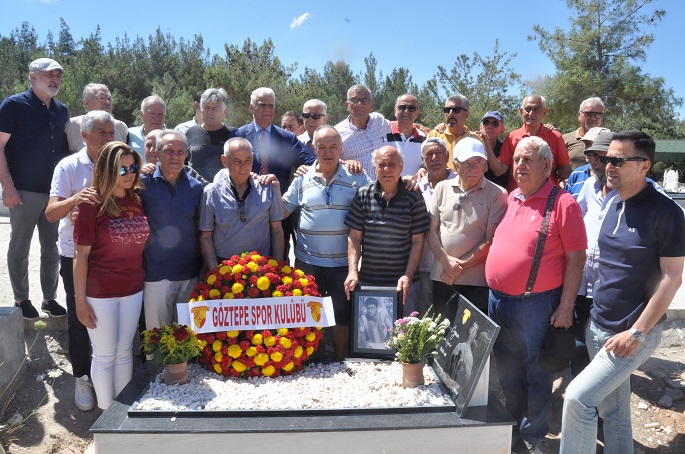 Göztepeli Milli Futbolcu Ertan Öznur, Birinci Vefat Yıl Dönümünde Anıldı