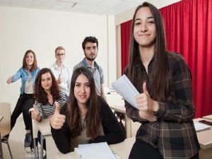 İKÇÜ'de yüzler gülüyor