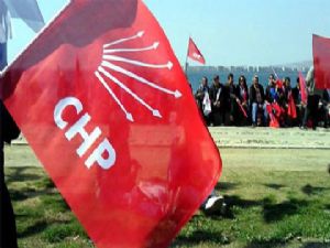 CHP'de iki istifa