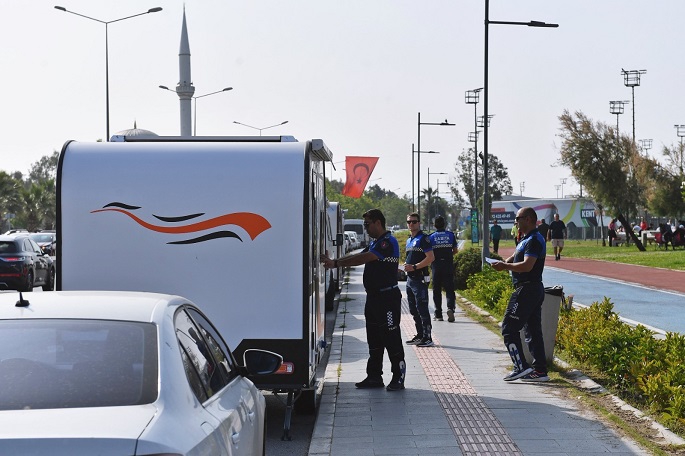 İnciraltı ve Karşıyaka’da 433 karavana tahliye