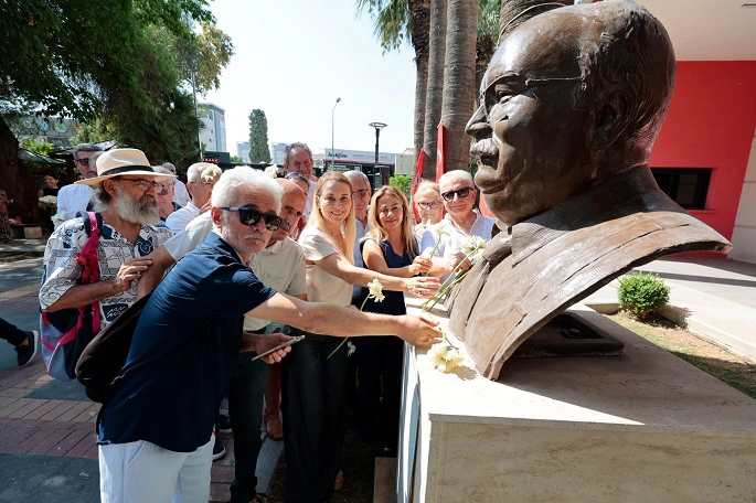 “İzmir Baba” Konak’ta Anıldı