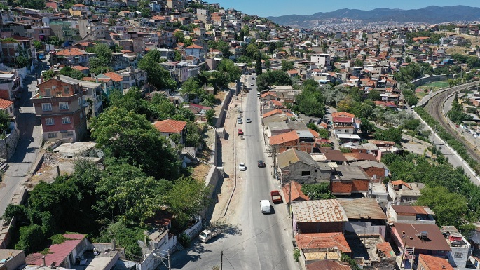 İzmir Büyükşehir Belediyesi'nden Gürçeşme'de 30 yıllık soruna neşter