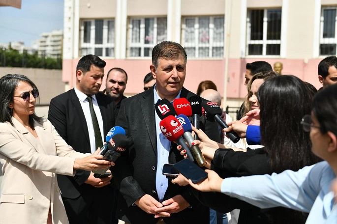 İzmir Büyükşehir’de toplu işten çıkarma
