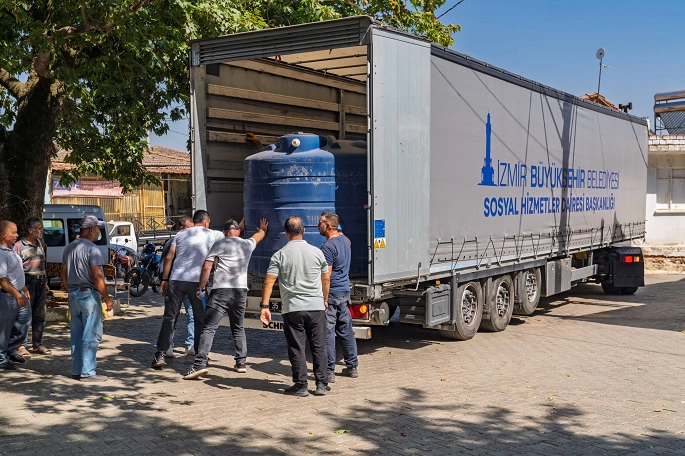 İzmir Büyükşehir Yanan Köylere Can Suyu Oluyor