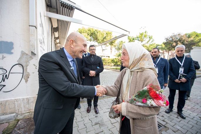 İzmir’de selzedelere ilk destek ödemesi 