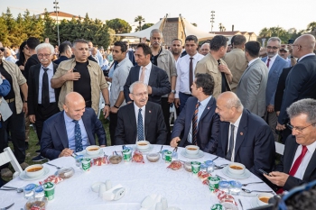 CHP Lideri Kılıçdaroğlu İzmir'de Konyalılarla buluştu
