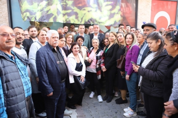 CHP Narlıdere Belediye Başkan Aday Adayı Serdar Kolay dosya aldı