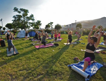 Yoga festivali Bornova Macera Parkı'nda başladı