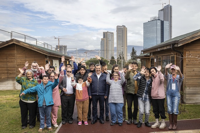 Konak Engelsiz Yaşam Köyü’nün yeni spor salonu faaliyete geçti