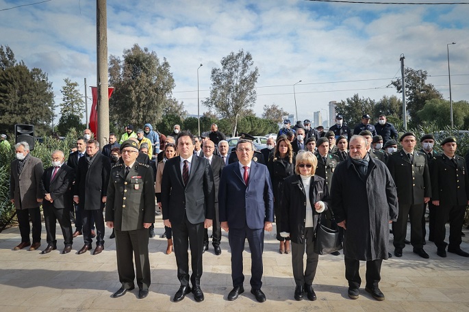 Konak'ta 18 Mart Anması Halkapınar Şehitliği'nde  