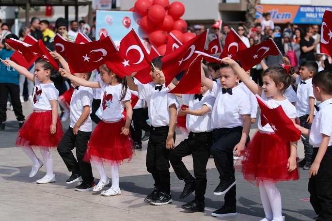 Narlıdere'de coşkulu 23 Nisan 