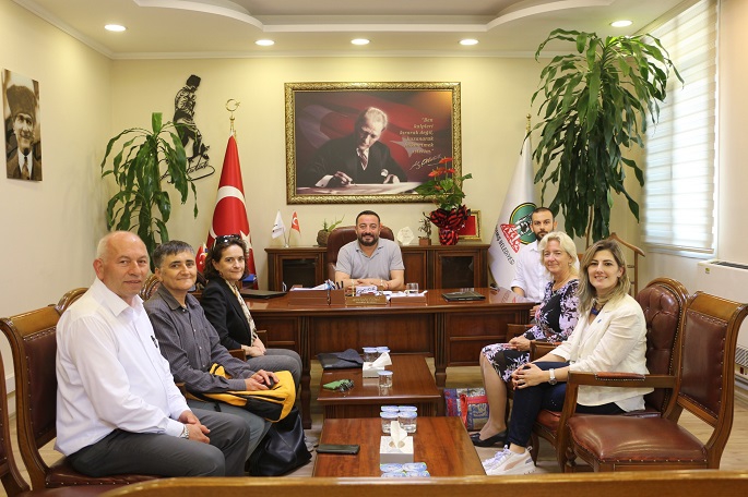 Ödemişli Louisa, Birgi İpekli İğne Oyalı Fuları Taktı