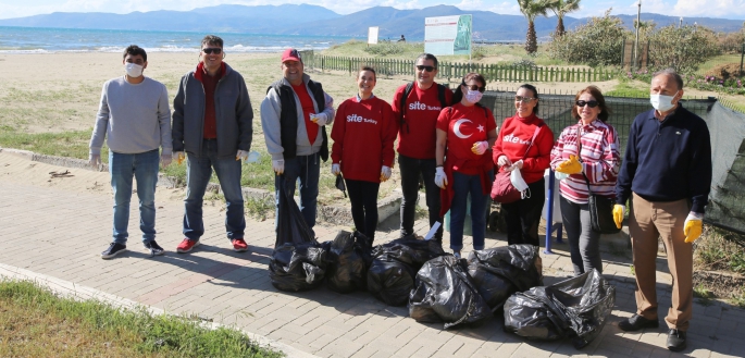 PAMUCAK SAHİLİ’NDE DÜNYA GÜNÜ TEMİZLİĞİ