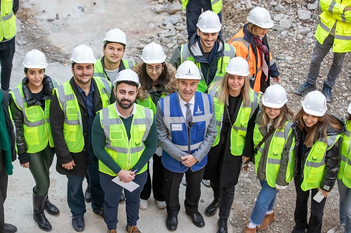 Soyer, Narlıdere Metrosu'nda gençlerle 