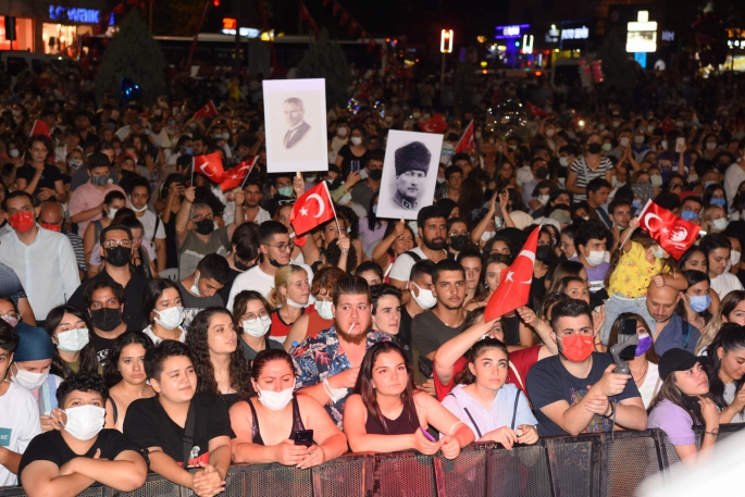 Zafer, Bayram, Bornova!