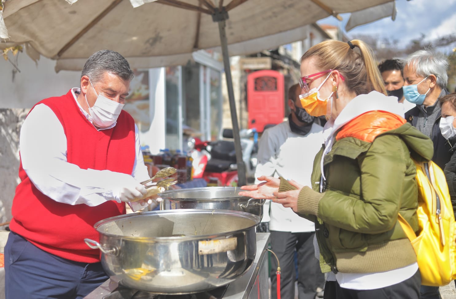 Başkan Oran’dan soğan üreticisine destek