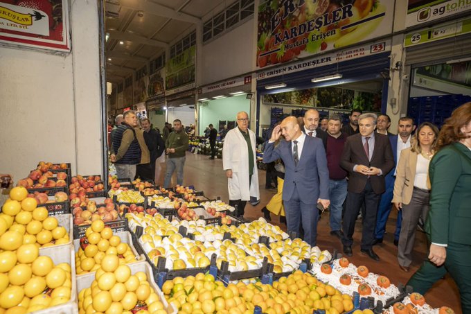 Başkan Soyer’den belediyenin kiracılarına kriz desteği