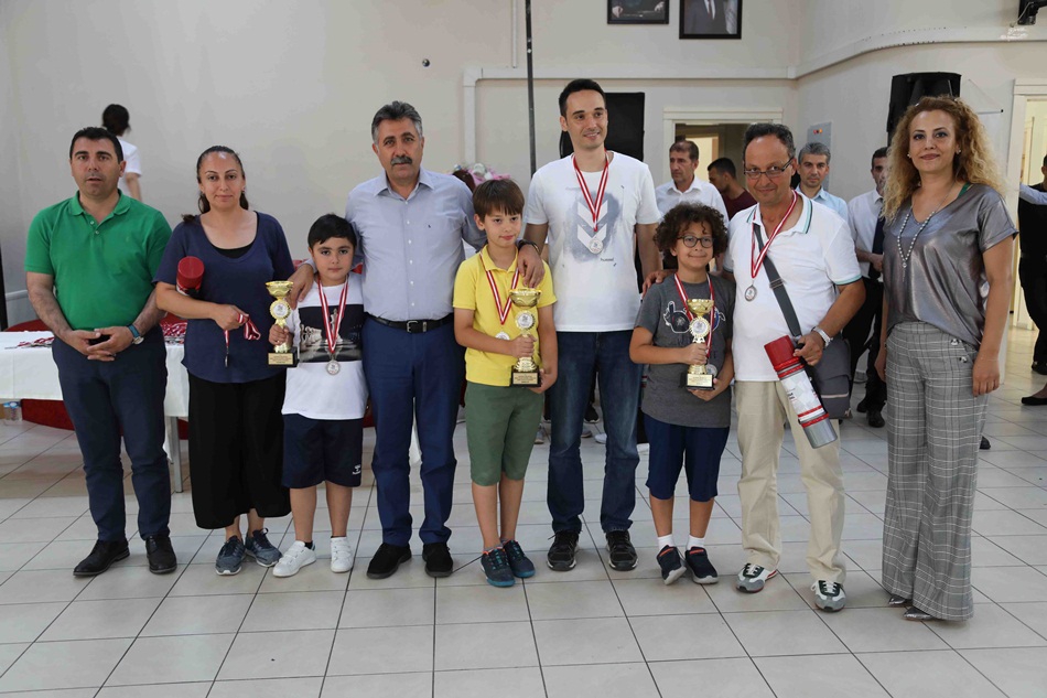 BAYRAKLI'DA BABALAR YARIŞTI