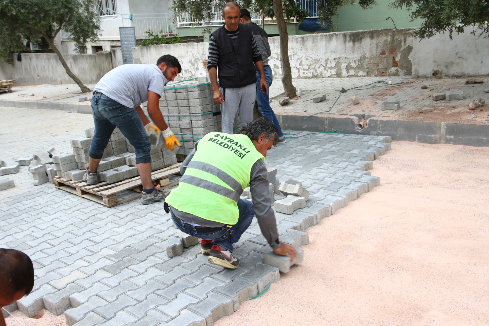 BAYRAKLI'DA YENİLEME SEFERBERLİĞİ