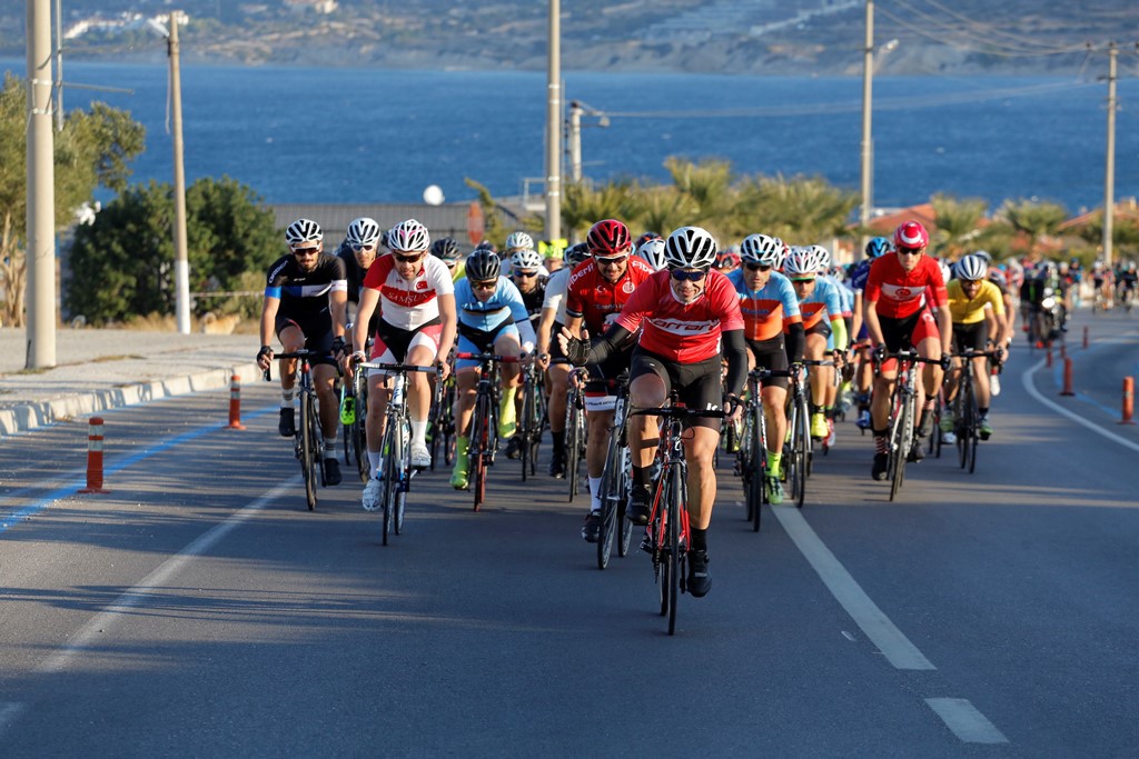 Çeşme’de pedallar çocuklar için döndü!