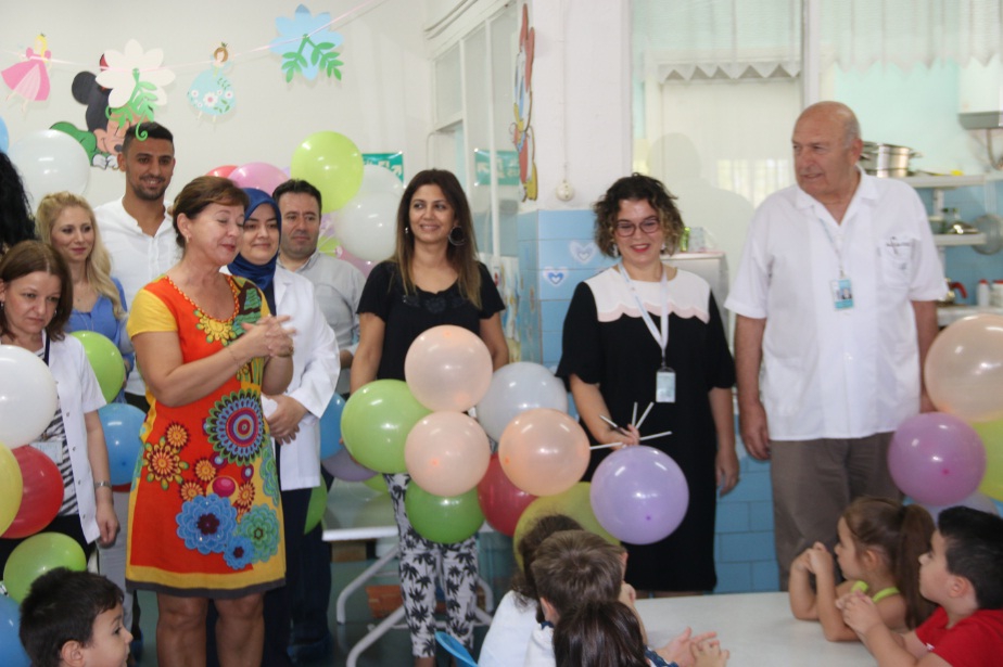 Dünya Çocuk Günü’nde Sağlık Çalışanlarından Çocuklara Anlamlı Ziyaret