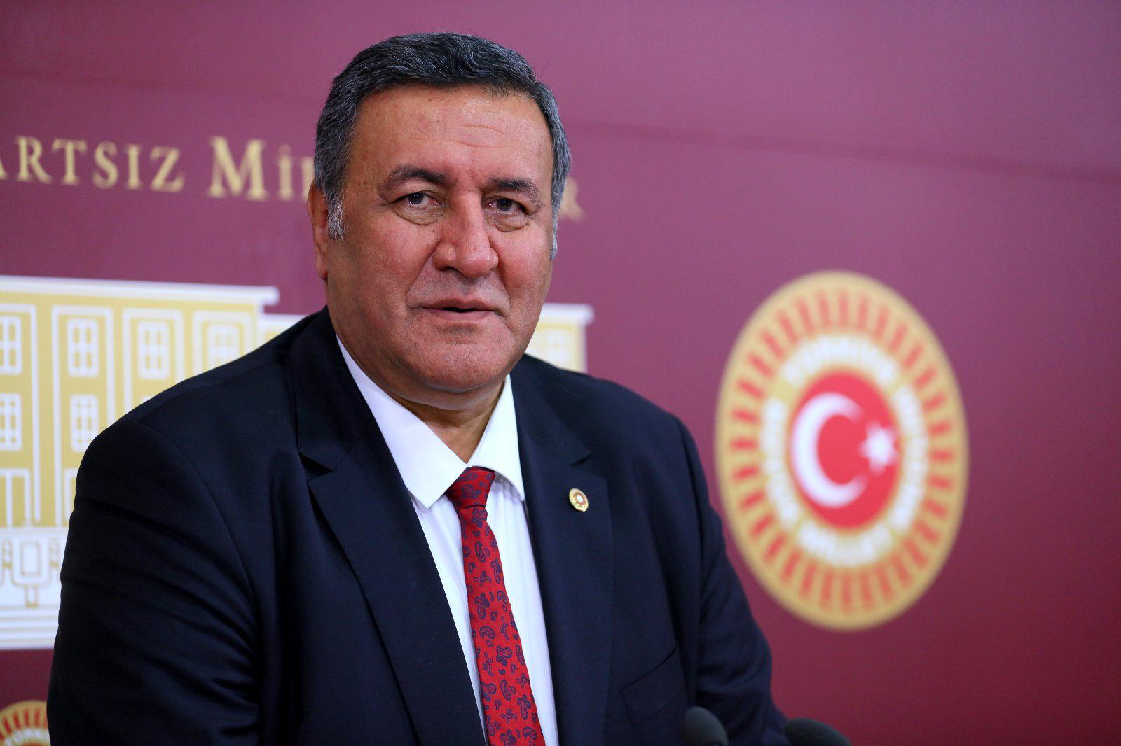 Gürer: “Binlerce gazeteci işsizlik tehdidiyle karşı karşıya”