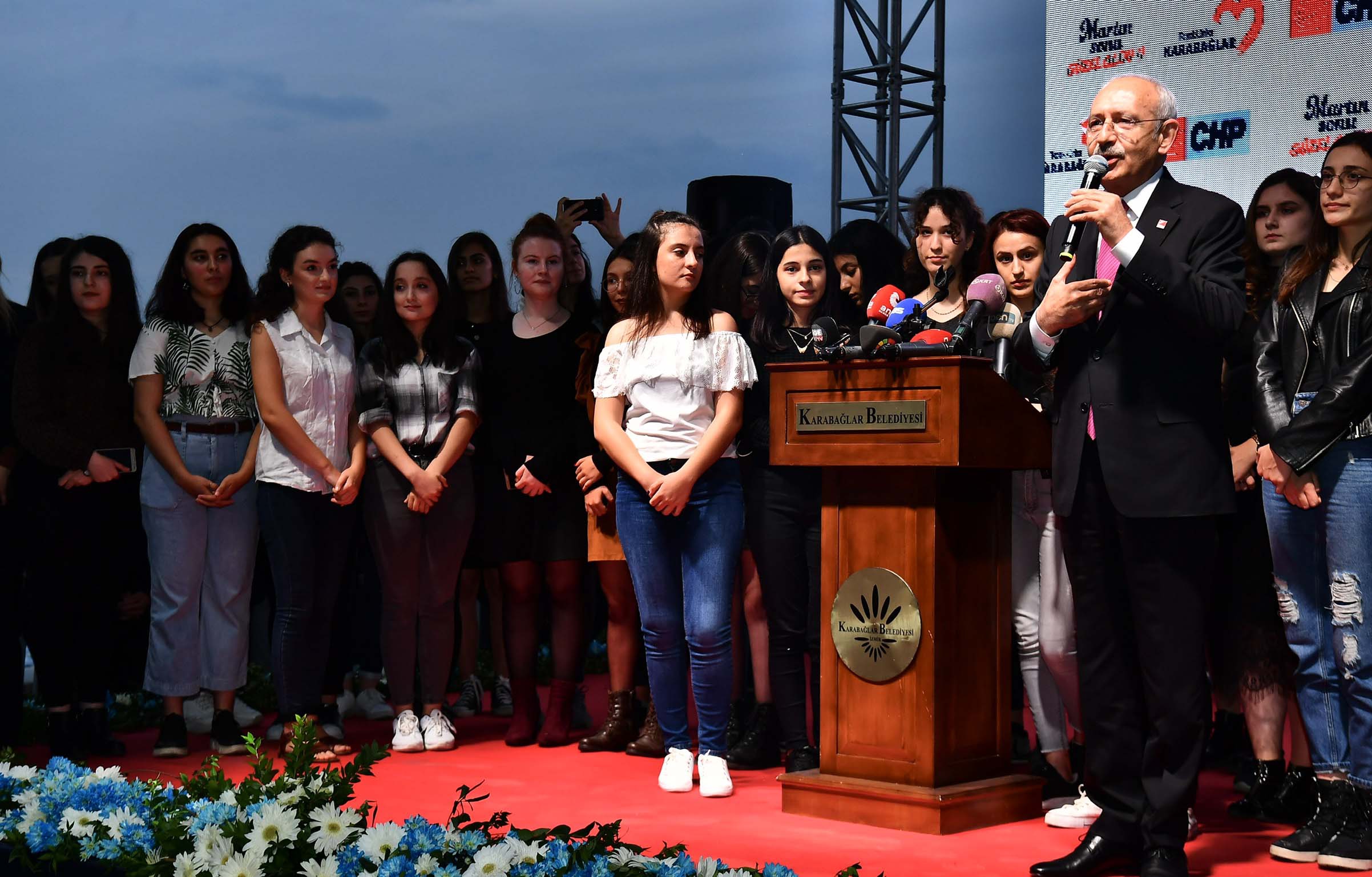  Karabağlar’da görkemli açılış