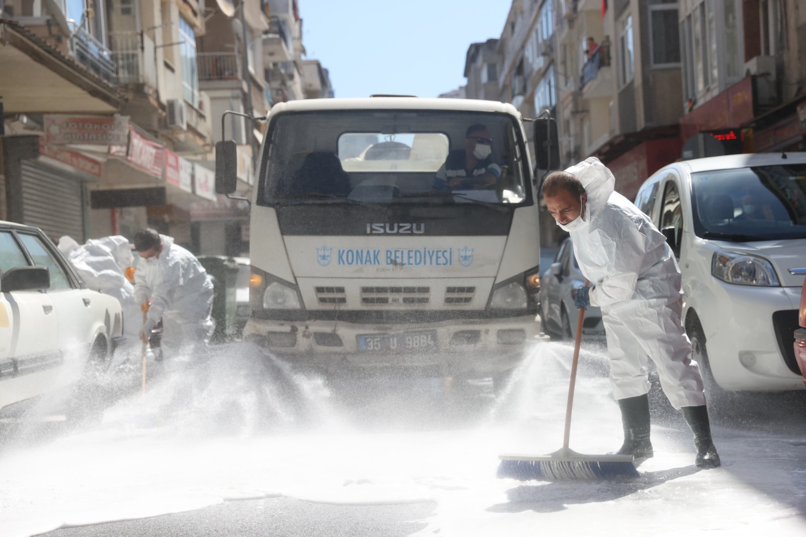 Konak Belediyesinden bayram temizliği