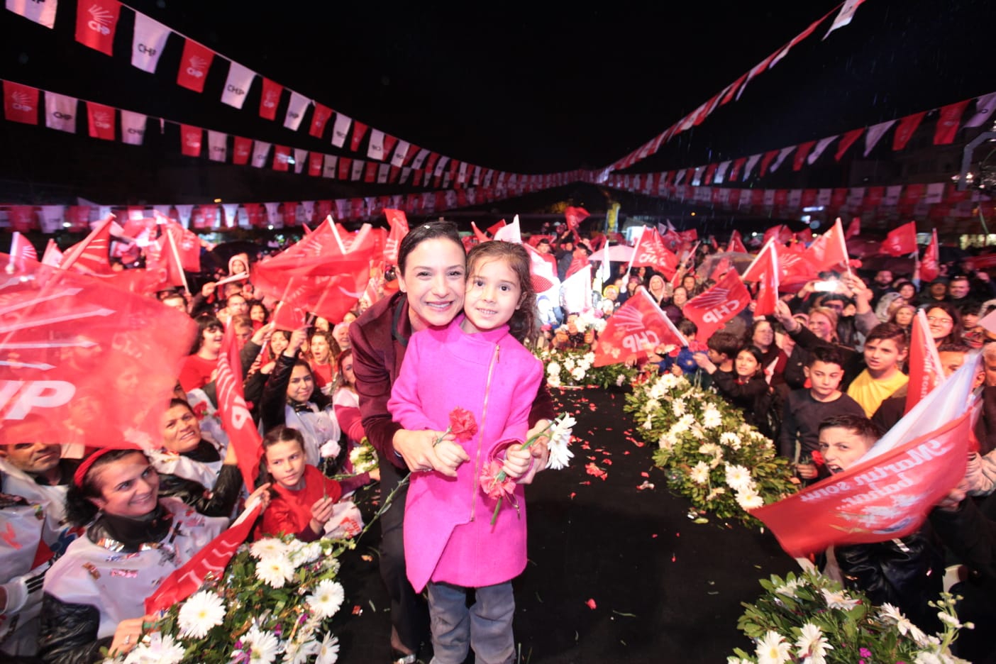 Selçuk’un ilk kadın başkanı Filiz Ceritoğlu Sengel oldu