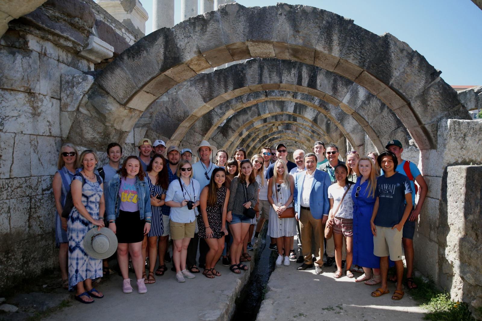 Turizm’in kalbi Agora’da atacak